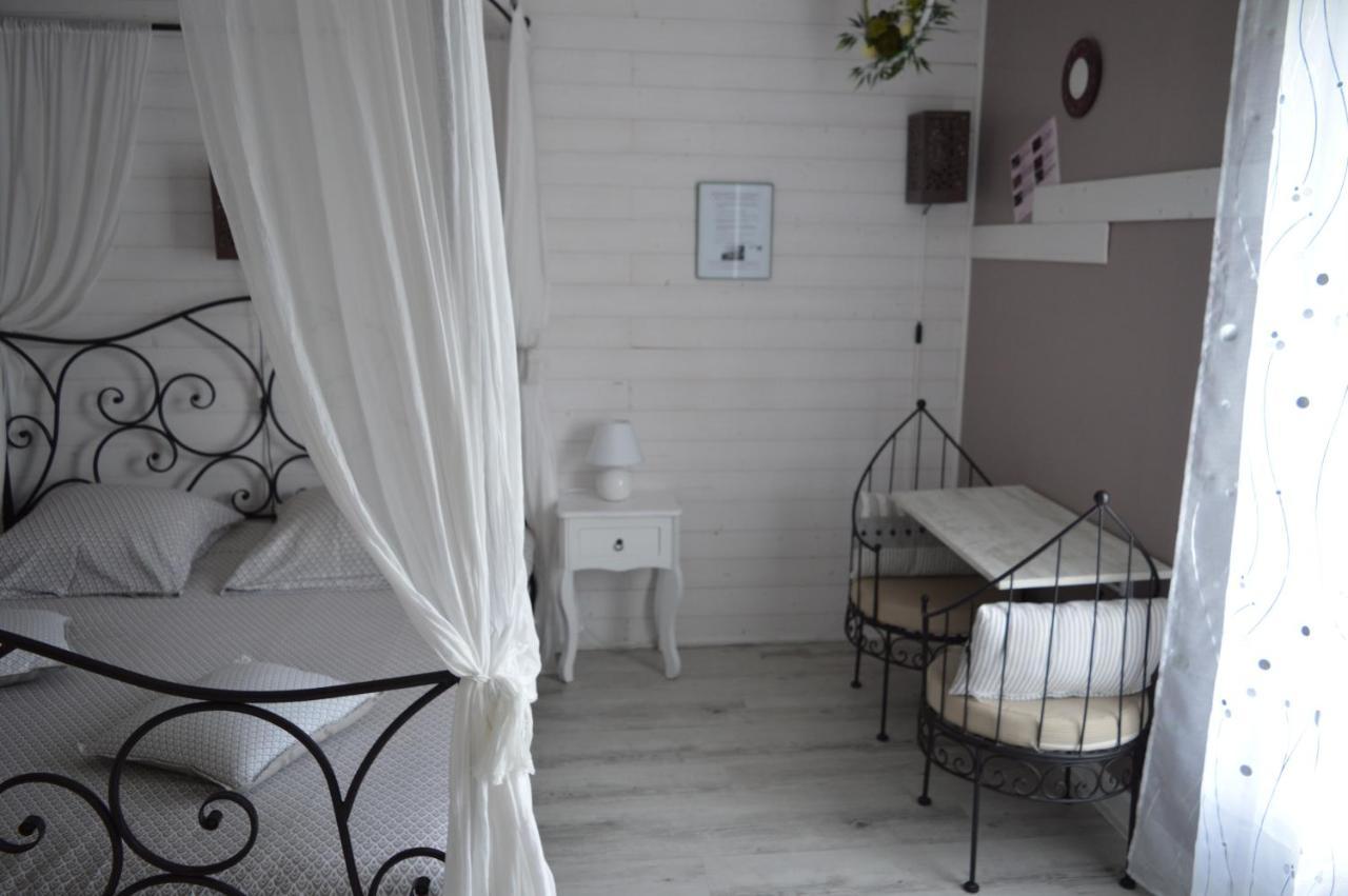 Bed and Breakfast Au Coeur Du Bien Etre Monteaux Exterior foto