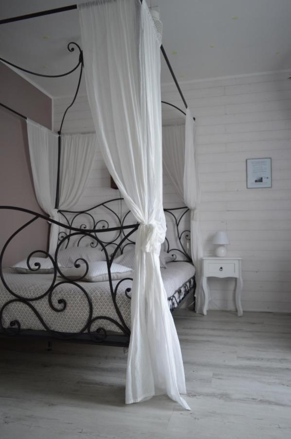 Bed and Breakfast Au Coeur Du Bien Etre Monteaux Exterior foto